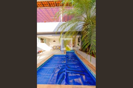 Casa à venda com 270m², 4 quartos e 4 vagasPiscina