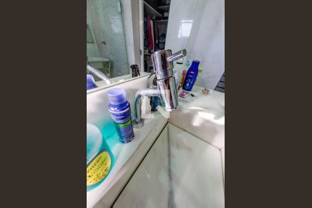 Casa à venda com 270m², 4 quartos e 4 vagasBanheiro suíte