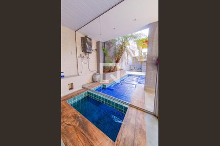 Casa à venda com 270m², 4 quartos e 4 vagasSauna