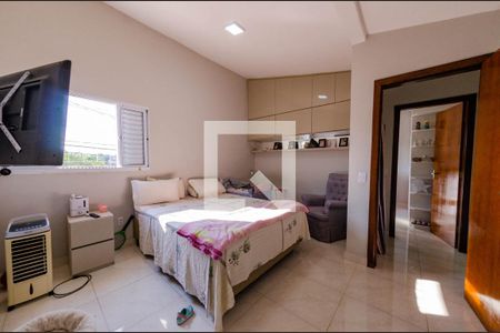 Casa à venda com 270m², 4 quartos e 4 vagasSuíte
