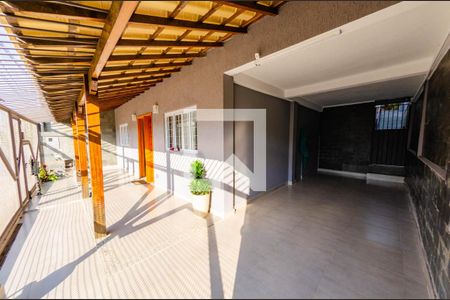 Casa à venda com 270m², 4 quartos e 4 vagasÁrea da frente