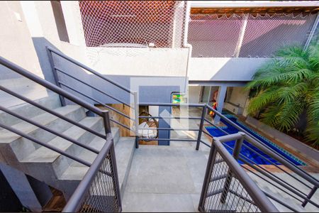 Casa à venda com 270m², 4 quartos e 4 vagasEscada
