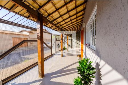 Casa à venda com 270m², 4 quartos e 4 vagasÁrea da frente