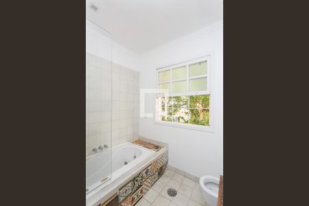 Casa à venda com 180m², 3 quartos e 1 vaga Casa à venda com 180m², 3 quartos e 1 vagaBanheiro