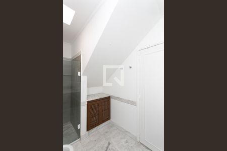 Casa à venda com 180m², 3 quartos e 1 vaga Casa à venda com 180m², 3 quartos e 1 vagaBanheiro da Suíte