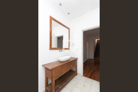 Casa à venda com 180m², 3 quartos e 1 vaga Casa à venda com 180m², 3 quartos e 1 vagaBanheiro