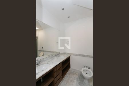 Casa à venda com 180m², 3 quartos e 1 vaga Casa à venda com 180m², 3 quartos e 1 vagaBanheiro da Suíte