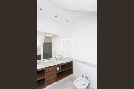 Casa à venda com 180m², 3 quartos e 1 vaga Casa à venda com 180m², 3 quartos e 1 vagaBanheiro da Suíte