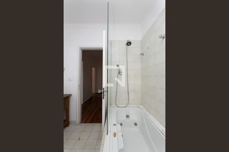 Casa à venda com 180m², 3 quartos e 1 vaga Casa à venda com 180m², 3 quartos e 1 vagaBanheiro