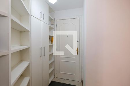 Entrada de apartamento à venda com 2 quartos, 70m² em Tijuca, Rio de Janeiro