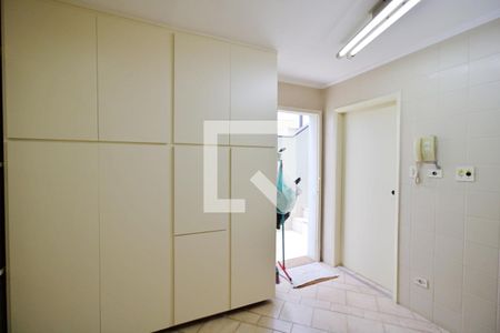 Casa à venda com 417m², 4 quartos e 5 vagasÁrea de Serviço