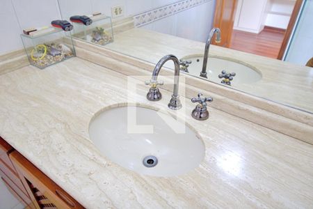 Casa à venda com 417m², 4 quartos e 5 vagasBanheiro da Suíte 3