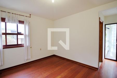 Casa à venda com 417m², 4 quartos e 5 vagasSuíte 3