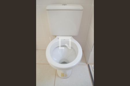 Casa para alugar com 42m², 2 quartos e 1 vaga Casa para alugar com 42m², 2 quartos e 1 vagaBanheiro