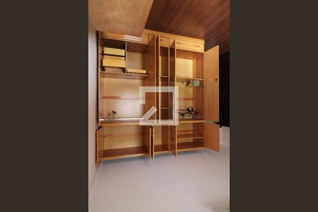 Casa à venda com 360m², 4 quartos e 1 vagaQuarto 2 - Suíte