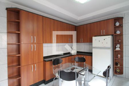 Casa à venda com 360m², 4 quartos e 1 vagaCozinha - Armários