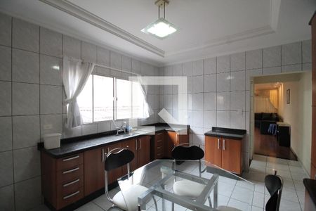 Casa à venda com 360m², 4 quartos e 1 vagaCozinha