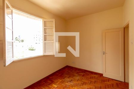 Quarto 1 de apartamento para alugar com 3 quartos, 105m² em Barroca, Belo Horizonte