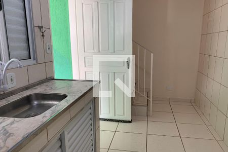 Cozinha de casa para alugar com 1 quarto, 42m² em Jaguaribe, Osasco