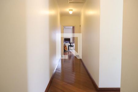 Casa à venda com 235m², 3 quartos e 3 vagascorredor