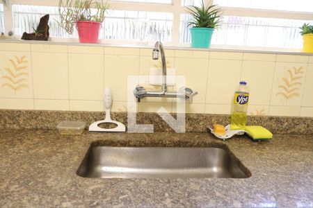 Casa à venda com 235m², 3 quartos e 3 vagascozinha