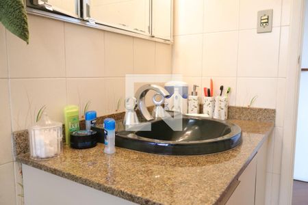 Casa à venda com 235m², 3 quartos e 3 vagasBanheiro da Suíte 2