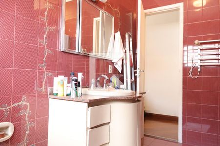 Banheiro da Suíte 1 de casa à venda com 3 quartos, 235m² em Jardim Oriental, São Paulo