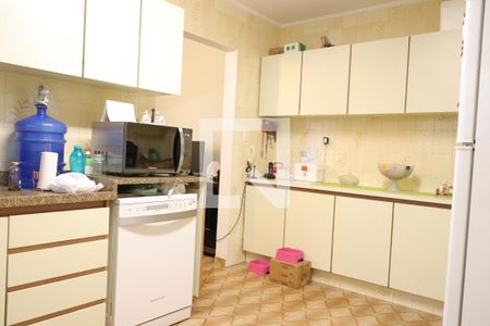 Casa à venda com 235m², 3 quartos e 3 vagascozinha