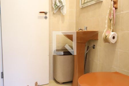 Casa à venda com 235m², 3 quartos e 3 vagasBanheiro de serviço