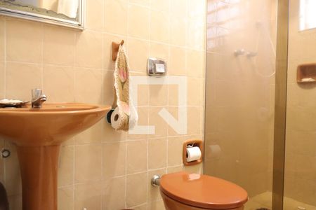 Casa à venda com 235m², 3 quartos e 3 vagasBanheiro de serviço