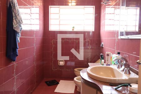 Banheiro da Suíte 1 de casa à venda com 3 quartos, 235m² em Jardim Oriental, São Paulo