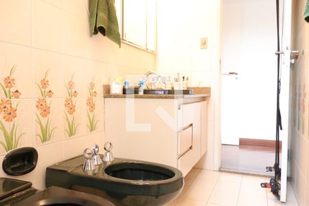 Casa à venda com 235m², 3 quartos e 3 vagasBanheiro da Suíte 2