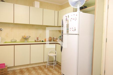 Casa à venda com 235m², 3 quartos e 3 vagascozinha