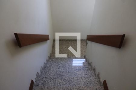 Casa à venda com 235m², 3 quartos e 3 vagasescada