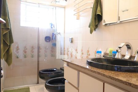 Casa à venda com 235m², 3 quartos e 3 vagasBanheiro da Suíte 2