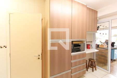 Apartamento para alugar com 147m², 3 quartos e 2 vagas Apartamento para alugar com 147m², 3 quartos e 2 vagasCozinha