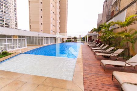 Apartamento para alugar com 147m², 3 quartos e 2 vagas Apartamento para alugar com 147m², 3 quartos e 2 vagasÁrea comum - Piscina
