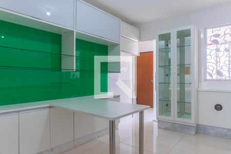 Apartamento para alugar com 170m², 3 quartos e 1 vaga Apartamento para alugar com 170m², 3 quartos e 1 vagaCozinha