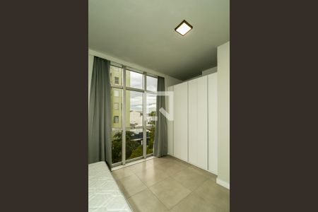 Sala / Quarto / Cozinha de kitnet/studio para alugar com 1 quarto, 35m² em São Geraldo, Porto Alegre