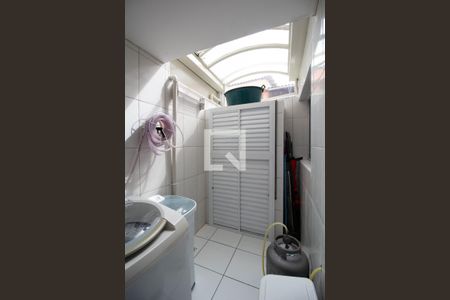 Casa de condomínio à venda com 67m², 2 quartos e 1 vagaÁrea de Serviço