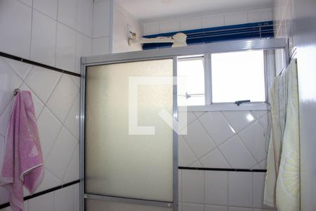 Banheiro de apartamento à venda com 2 quartos, 52m² em Vila Santa Rosa, Jundiaí