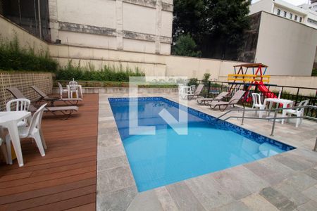 Apartamento à venda com 139m², 3 quartos e 2 vagas Apartamento à venda com 139m², 3 quartos e 2 vagasÁrea comum - Piscina