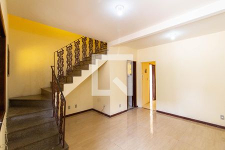 Sala de casa de condomínio para alugar com 2 quartos, 60m² em Rancho Novo, Nova Iguaçu
