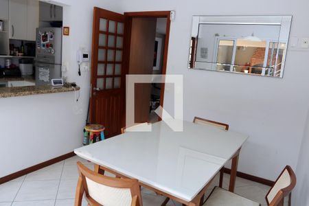 Casa à venda com 183m², 3 quartos e 2 vagasCozinha