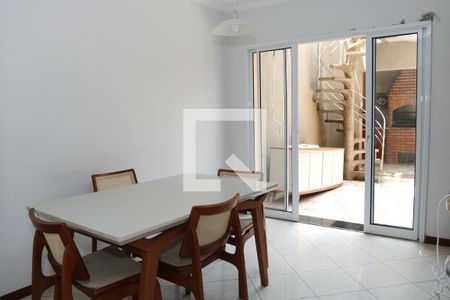 Casa à venda com 183m², 3 quartos e 2 vagasCozinha