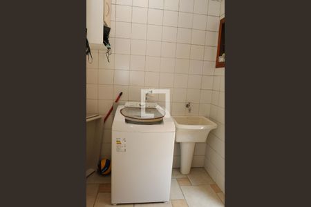 Casa à venda com 183m², 3 quartos e 2 vagasÁrea de Serviço