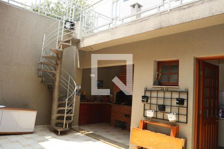 Casa à venda com 183m², 3 quartos e 2 vagasQuintal