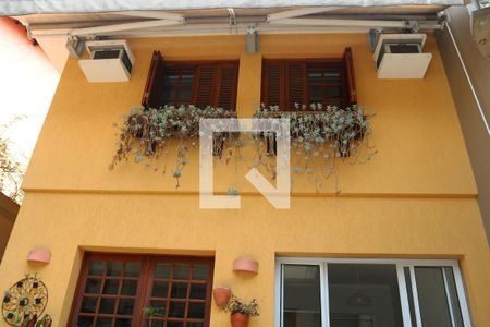 Casa à venda com 183m², 3 quartos e 2 vagasQuintal
