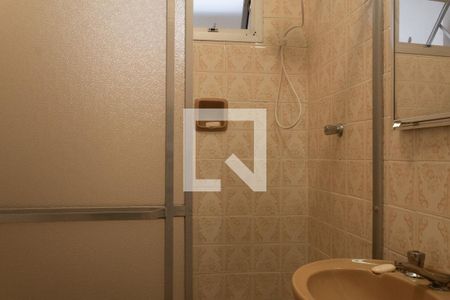 Banheiro de apartamento para alugar com 1 quarto, 52m² em Enseada, Guarujá