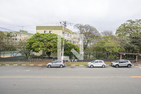 Vista de casa à venda com 3 quartos, 212m² em Cidade das Flores, Osasco